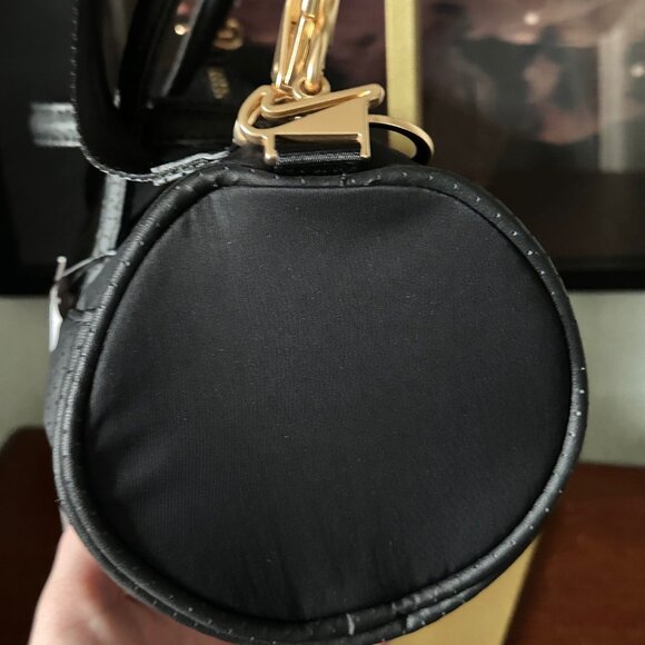 Nike Women's Classic Barrel Bag - NWT - Picture 4 of 5